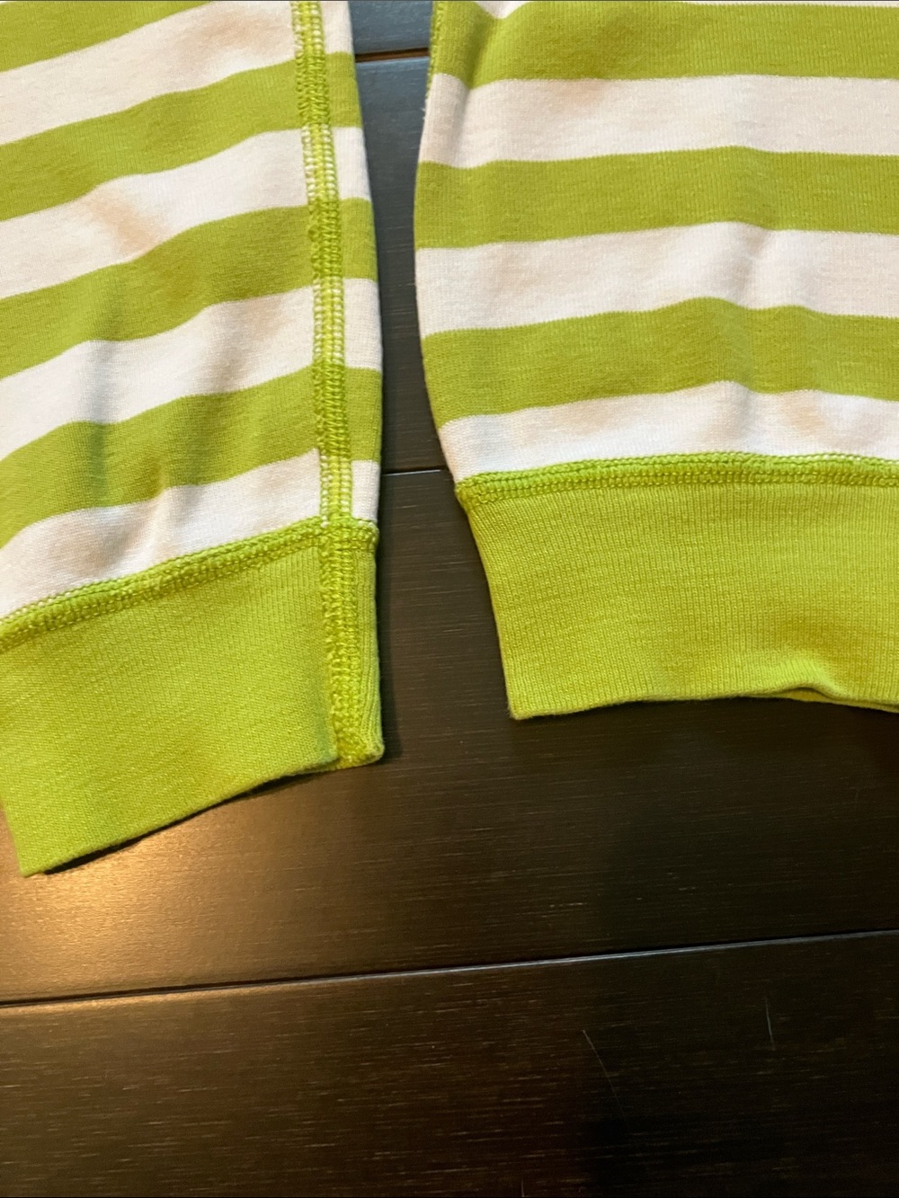 Hanna Andersson Lime Green Grinch Face Stripe Pajama Set - Picture 6 of 8